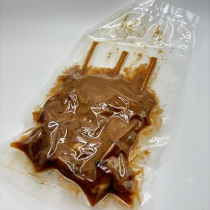 Sate Babi (varken) 3 st met saus DIEPVRIES (20/BOX)
